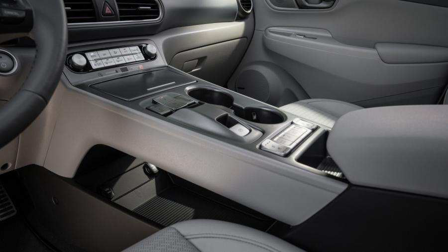 Детали интерьера Hyundai Kona Electric (OS) 2018 года  (NA) (фото 42 из 55)